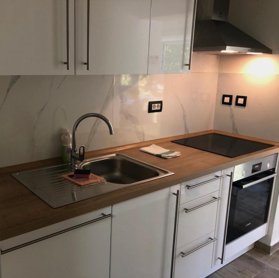 Lumbrela Apartments Starigrad Paklenica Εξωτερικό φωτογραφία