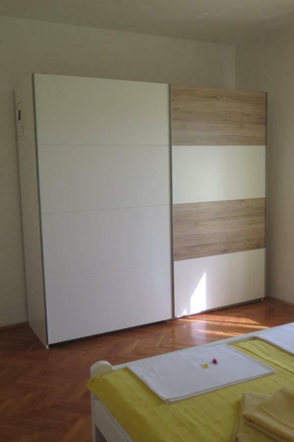 Lumbrela Apartments Starigrad Paklenica Εξωτερικό φωτογραφία