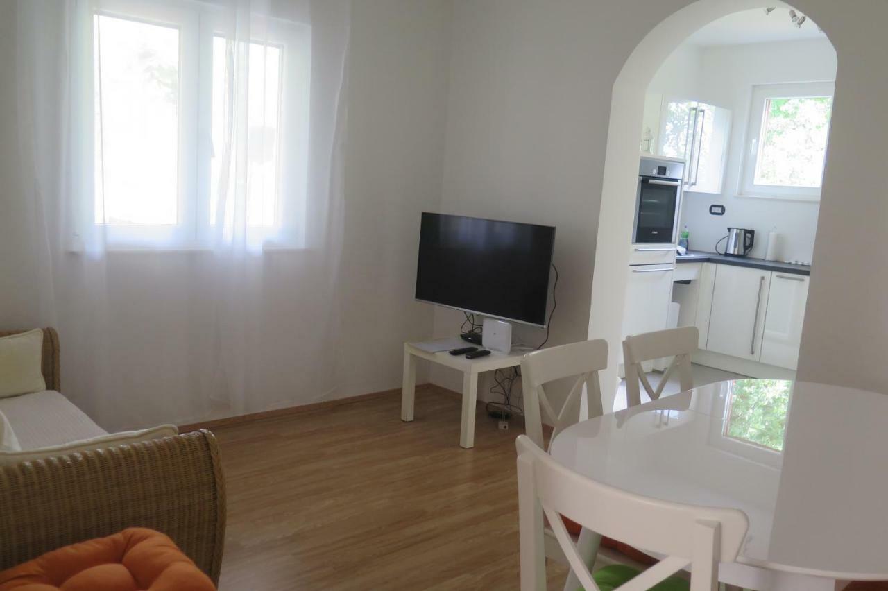 Lumbrela Apartments Starigrad Paklenica Εξωτερικό φωτογραφία