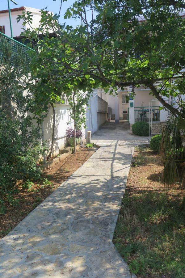 Lumbrela Apartments Starigrad Paklenica Εξωτερικό φωτογραφία