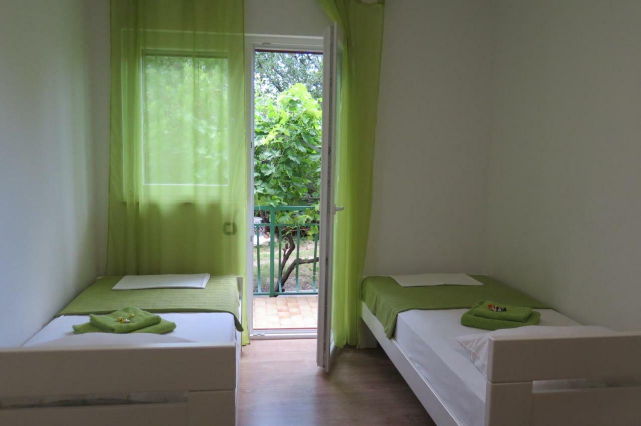 Lumbrela Apartments Starigrad Paklenica Εξωτερικό φωτογραφία