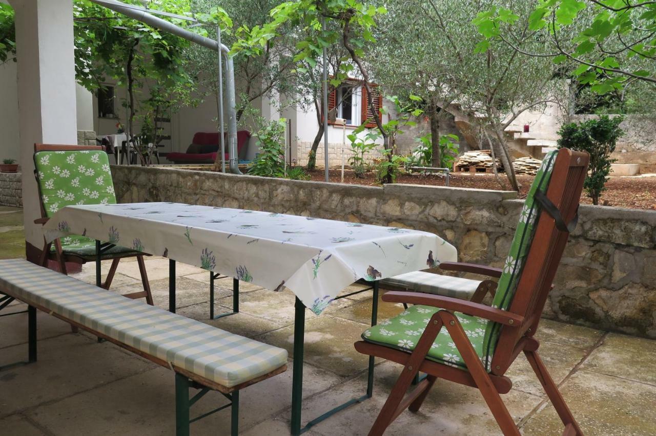 Lumbrela Apartments Starigrad Paklenica Εξωτερικό φωτογραφία